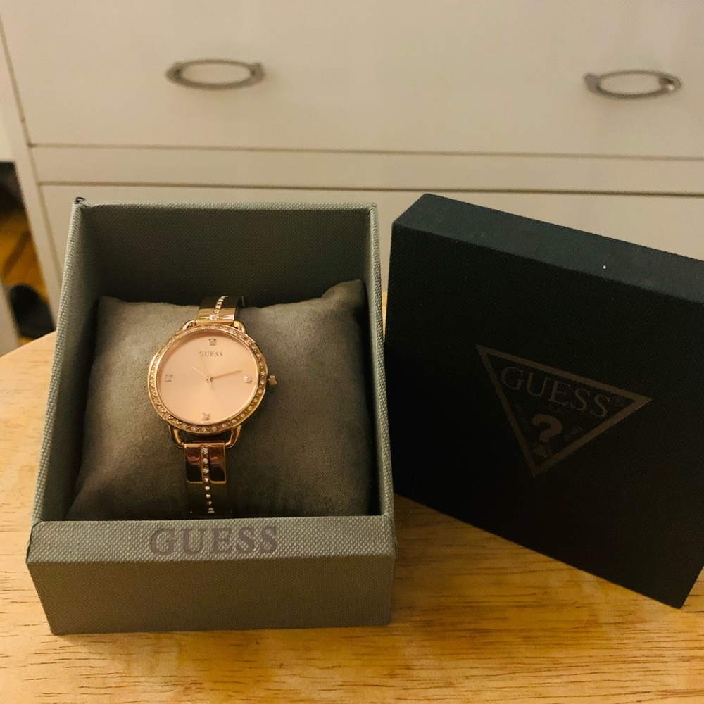GUESS Bellini Women’s Rose Gold-Tone Watch…🏵 NEW…